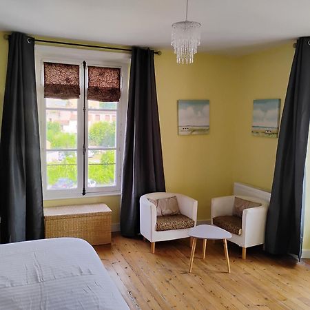 Bed and Breakfast Le Voltaire Airvault Zewnętrze zdjęcie