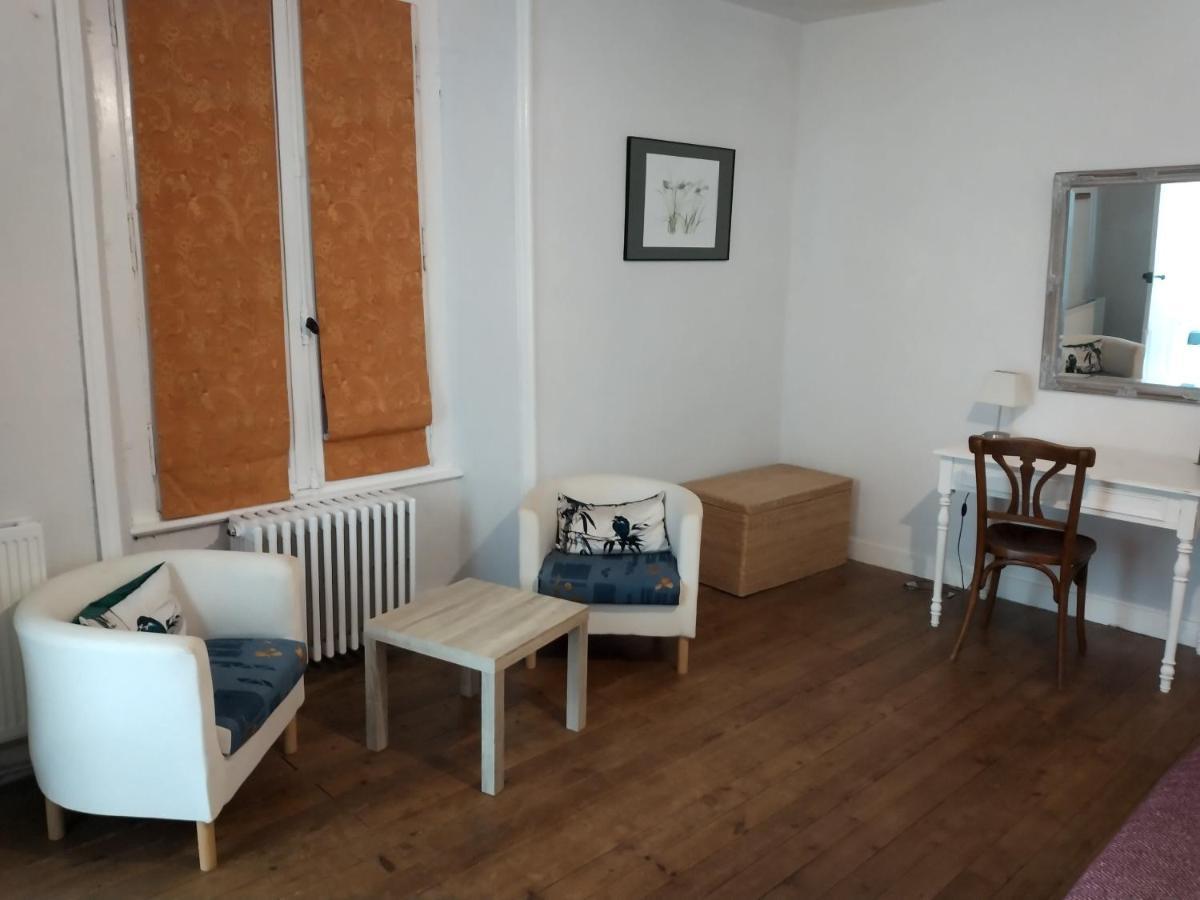 Bed and Breakfast Le Voltaire Airvault Zewnętrze zdjęcie