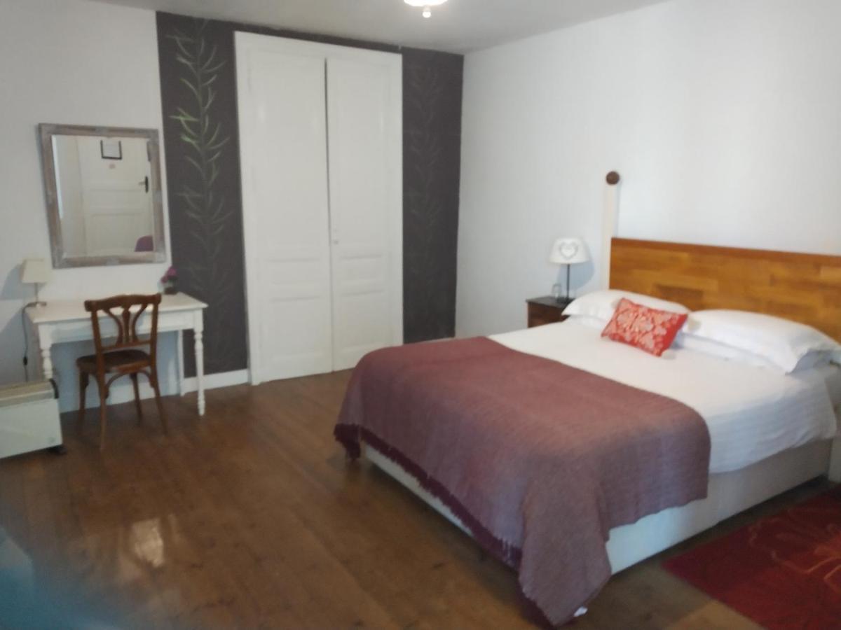 Bed and Breakfast Le Voltaire Airvault Zewnętrze zdjęcie