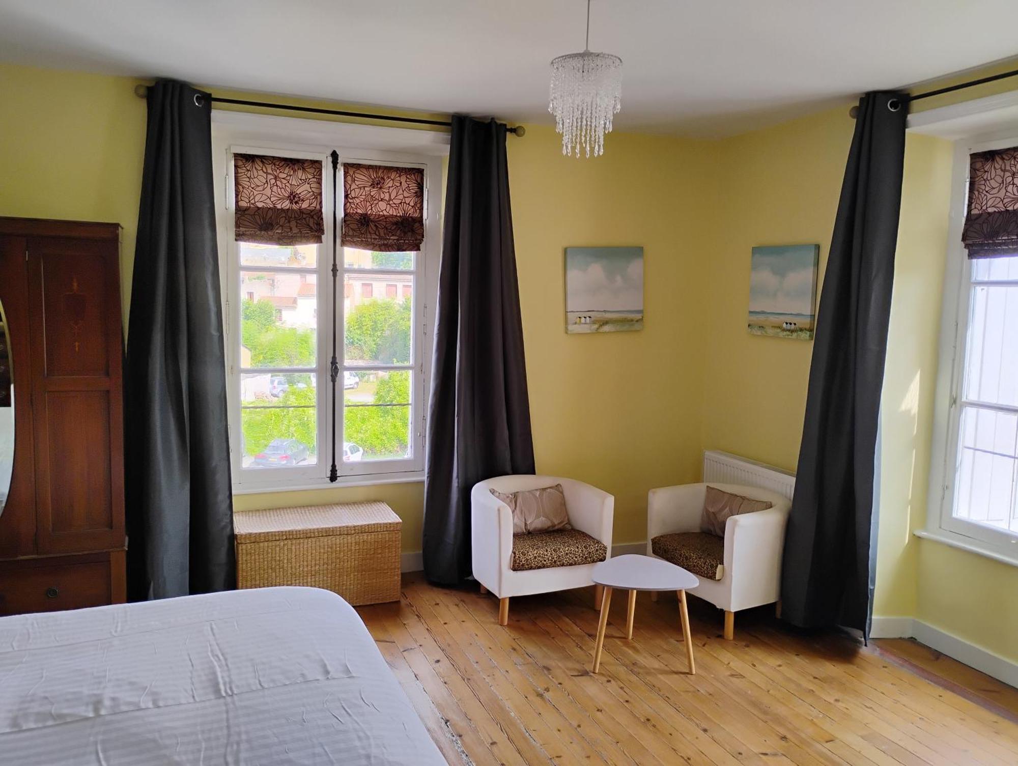 Bed and Breakfast Le Voltaire Airvault Zewnętrze zdjęcie